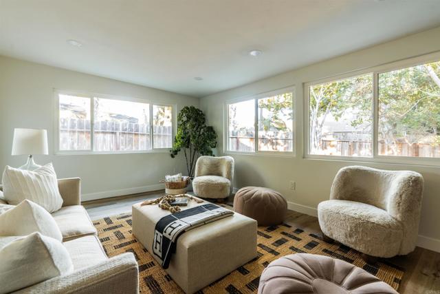 Detail Gallery Image 17 of 32 For 2275 Ivy Rd, Oceanside,  CA 92054 - 3 Beds | 2 Baths