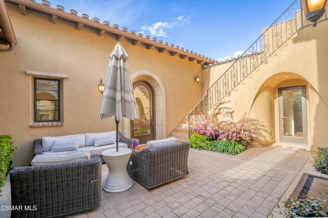 5675 Via Bonita, Newbury Park CA: https://media.crmls.org/mediaz/c2ba5556-7e38-4f09-b363-7874c3e0aa4d.jpg
