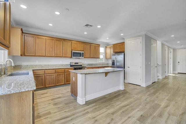 269 Alta St, Brentwood CA: https://media.crmls.org/mediaz/c2bbcb53-c718-46b5-aac3-87bc53524df9.jpg