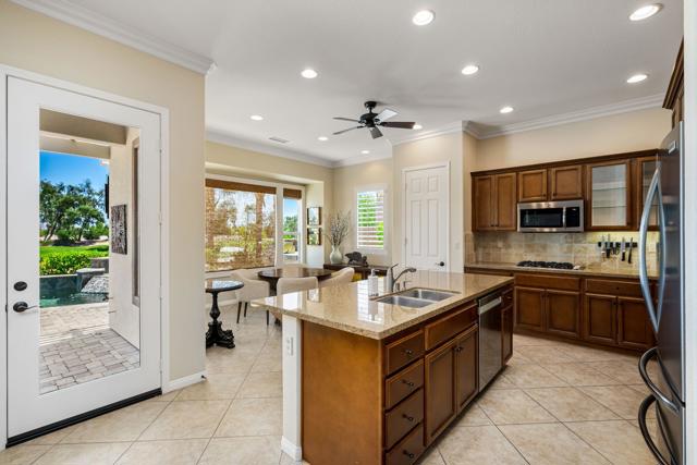 61414 Topaz Drive, La Quinta CA: https://media.crmls.org/mediaz/c2bc637a-24b9-4922-a23e-91747bf8c789.jpg