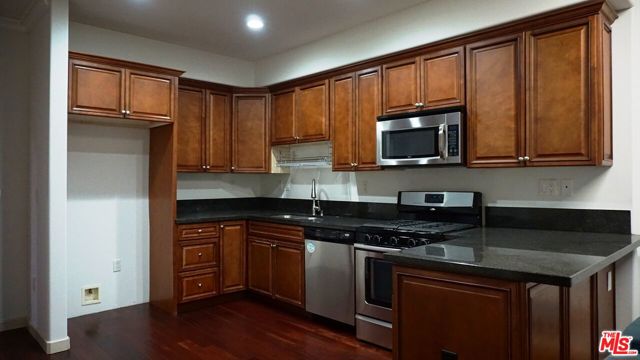 1037 S Fedora Street, Los Angeles CA: https://media.crmls.org/mediaz/c2bd08ff-b6e4-42ab-8ee9-6c87d2045334.jpg