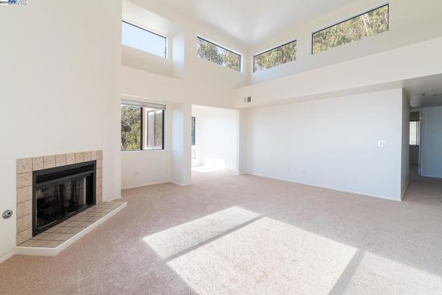 Image 12 of 32 For 545 Pierce Street  3301
