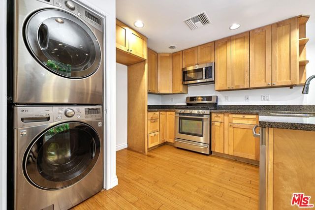 3061 W 12th Place, Los Angeles CA: https://media.crmls.org/mediaz/c2be290b-92b9-465a-b775-5123805370cc.jpg