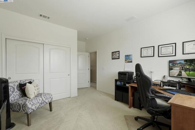 247 N Menlo Park Ct, Mountain House CA: https://media.crmls.org/mediaz/c2be794f-741e-4b9a-8657-fdfd9c15d7d3.jpg