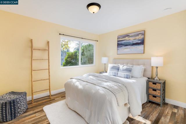 2941 Crawford St, Concord CA: https://media.crmls.org/mediaz/c2bef30e-d5b6-4b97-9d39-1cc0e0c7104c.jpg