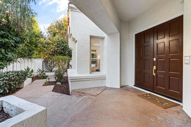 4943 Marin Dr, Oceanside CA: https://media.crmls.org/mediaz/c2bf2f2f-feb2-4905-8bdf-723e4e98372c.jpg