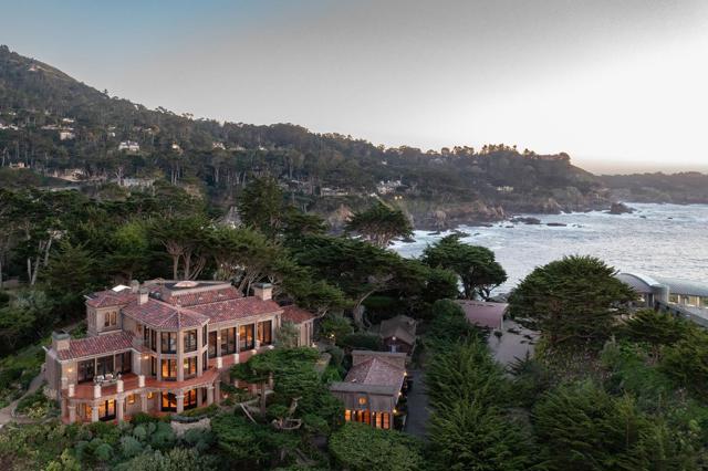 254 Highway 1, Carmel CA: https://media.crmls.org/mediaz/c2bf81e0-19ea-4e42-9cc4-310488b9e393.jpg