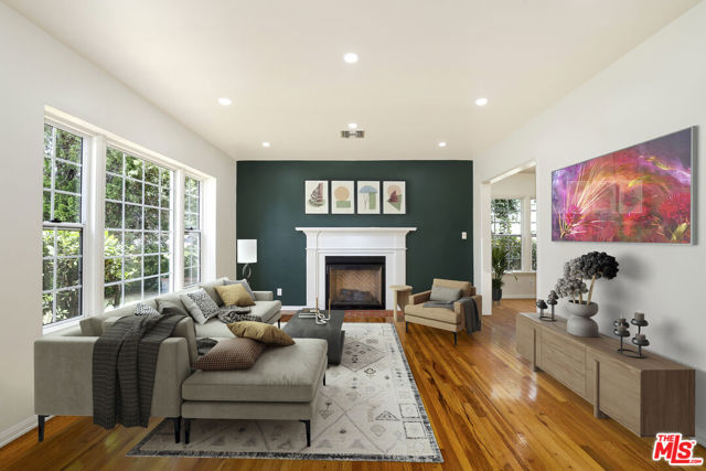 248 N Canyon Boulevard, Monrovia CA: https://media.crmls.org/mediaz/c2bf8ee5-4015-4ea9-8ec6-911a50b2d52d.jpg