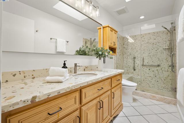 3527 Magnolia Dr, Alameda CA: https://media.crmls.org/mediaz/c2bfe3b6-cf39-49c8-9672-c2d1059f5462.jpg