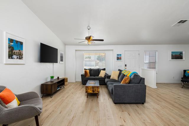 45405 Deerbrook Circle, La Quinta CA: https://media.crmls.org/mediaz/c2c0201d-f56f-4f48-bb97-4ece726d2055.jpg