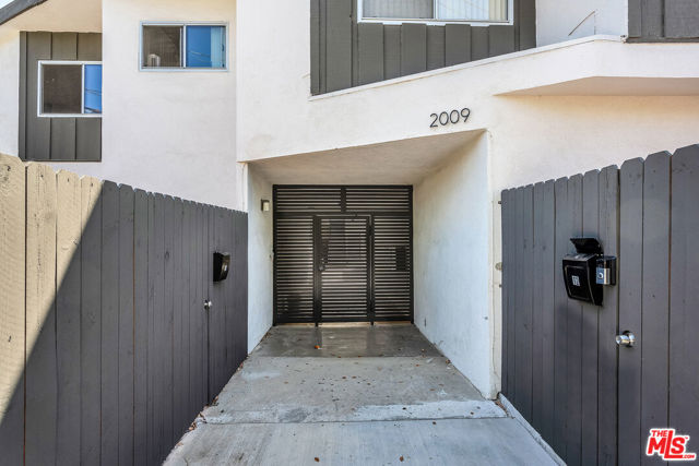 2001 Penmar Avenue, Venice CA: https://media.crmls.org/mediaz/c2c02c65-3d76-43ac-a352-0e54397f11a6.jpg