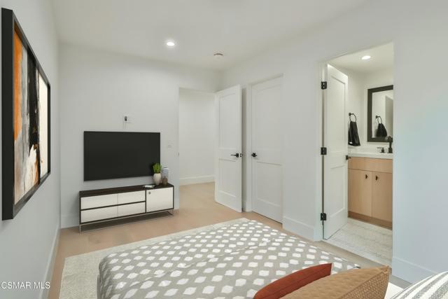31754 Foxfield Drive, Westlake Village CA: https://media.crmls.org/mediaz/c2c1c4d7-c895-4610-bd79-a7a9d831f01f.jpg