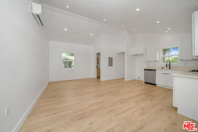 6835 Yolanda Ave, Reseda CA: https://media.crmls.org/mediaz/c2c1f1a8-703f-4bf3-af6b-531644f3f4f6.jpg
