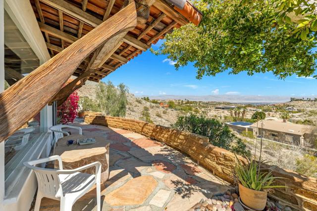 48600 Coyote Road, Palm Desert CA: https://media.crmls.org/mediaz/c2c2d2bf-2a98-4e74-b88f-d6626f38b114.jpg