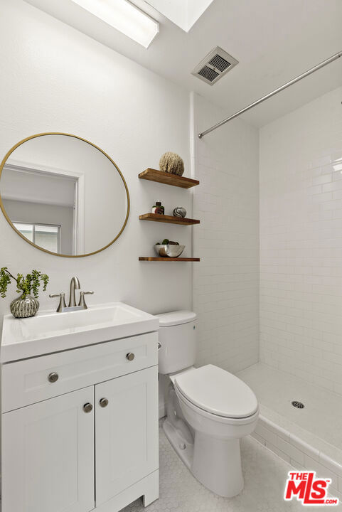 1447 Stanford Street, Santa Monica CA: https://media.crmls.org/mediaz/c2c2e0f3-e4ad-4f57-bb92-f78b342f9122.jpg