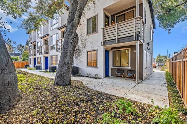 943 Woodside Road, Redwood City CA: https://media.crmls.org/mediaz/c2c36996-e66c-420c-b593-8542209254c4.jpg