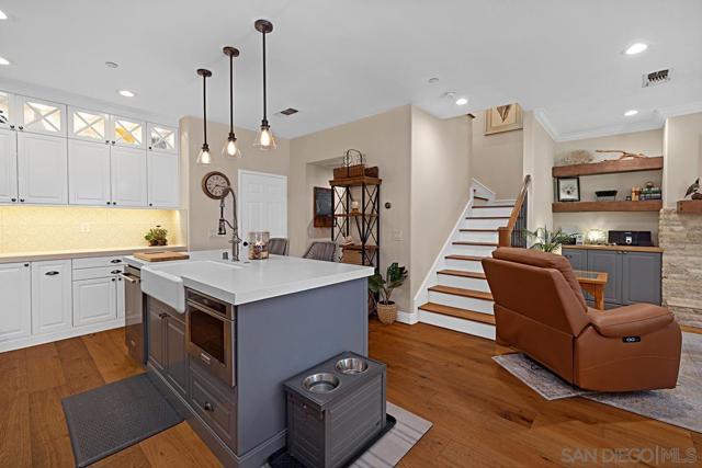 Image 11 of 54 For 2756 Bellezza Dr.