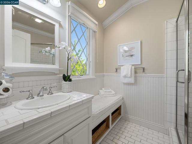 Image 39 of 60 For 5401 Penny Ln