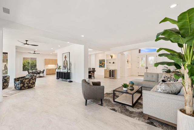 7 King Edward Court, Rancho Mirage CA: https://media.crmls.org/mediaz/c2c4d70b-3981-4221-b76a-b52abc5b3906.jpg