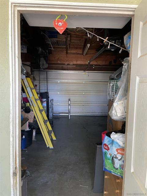 1276 E Johnston Ave, Hemet CA: https://media.crmls.org/mediaz/c2c5b688-9c35-4729-b93c-20cb3ff6f951.jpg