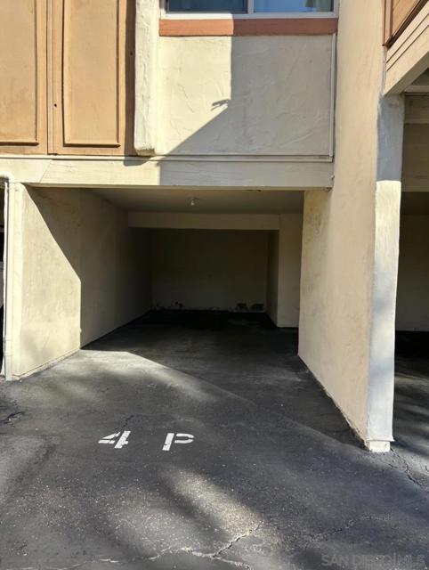 6808 Hyde Park Drive, San Diego CA: https://media.crmls.org/mediaz/c2c60e4d-6e82-4960-89d6-0ee0661c11f9.jpg