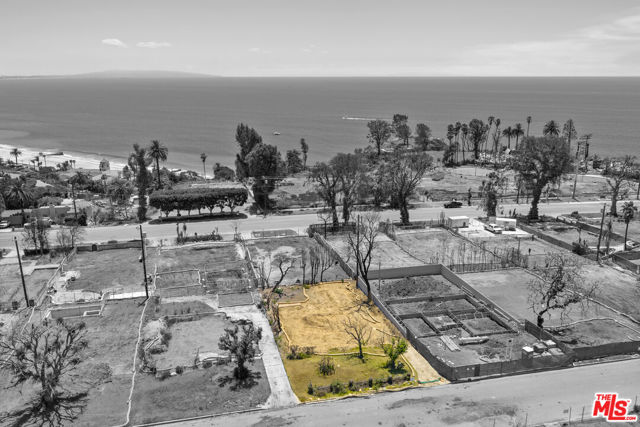 16942 Livorno Drive, Pacific Palisades CA: https://media.crmls.org/mediaz/c2c6381e-5dbe-4409-99f0-8631575ec2b6.jpg