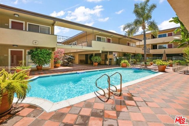 970 Palm Avenue, West Hollywood CA: https://media.crmls.org/mediaz/c2c6877a-d9c3-4325-ad54-efd14d9bd749.jpg