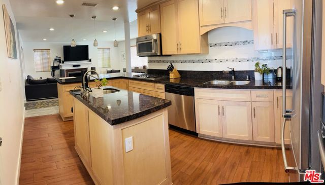 4938 Imlay Avenue, Culver City CA: https://media.crmls.org/mediaz/c2c7c742-2741-4cf9-9c75-2113eed653ba.jpg