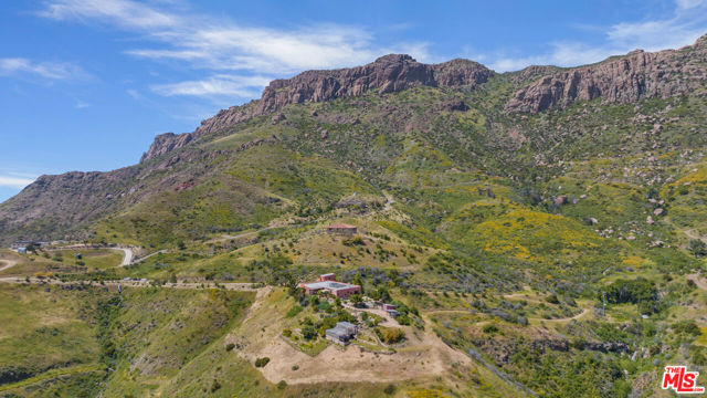 8550 Mipolomol Road photo 3