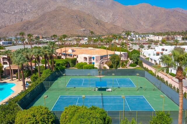 500 E Amado Road, Palm Springs CA: https://media.crmls.org/mediaz/c2c8492a-7cc6-42c7-8cbb-06529bc1c97c.jpg