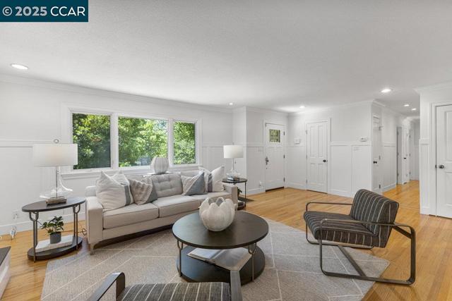 5 Kayser Ct, Walnut Creek CA: https://media.crmls.org/mediaz/c2c90a95-2afb-4607-a8aa-ba31c09dcc04.jpg