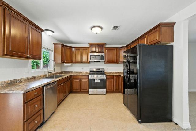 1660 Sycamore Dr., Chula Vista CA: https://media.crmls.org/mediaz/c2c95e28-6817-4d4e-b4d4-1f719d59789e.jpg