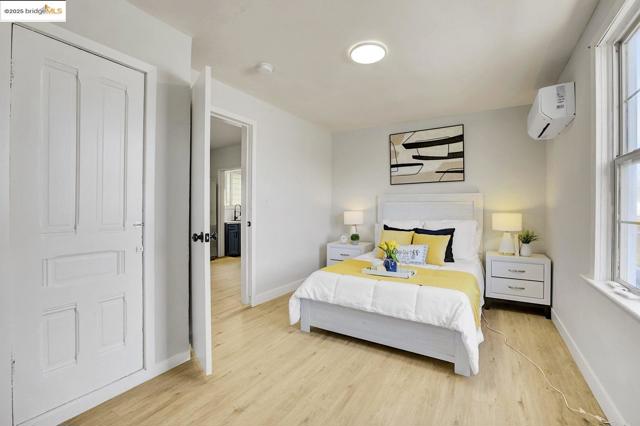 319 S 37Th St, Richmond CA: https://media.crmls.org/mediaz/c2c96226-c03e-4fa4-b60b-53b82c120a89.jpg