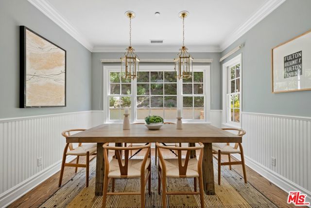 17710 Karen Drive, Encino CA: https://media.crmls.org/mediaz/c2c976d6-4831-4f7f-8b30-ab68b52170e5.jpg