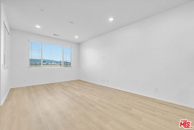 4102 S Limecrest Paseo, Ontario CA: https://media.crmls.org/mediaz/c2c9a480-4e89-4007-8ef6-0ae19f57aeed.jpg