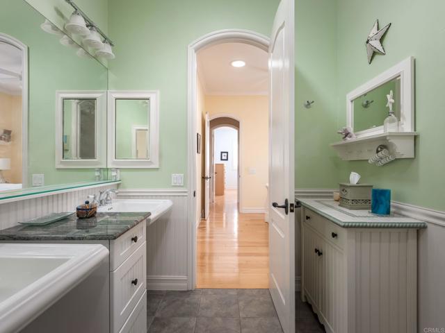 30419 Canyon Estates Road, Vista CA: https://media.crmls.org/mediaz/c2c9c976-163d-4fc3-814f-d1ef3ddc5119.jpg