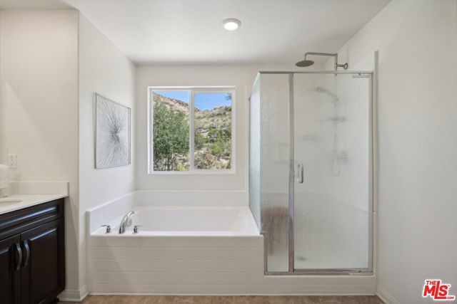19317 Bension Drive, Santa Clarita CA: https://media.crmls.org/mediaz/c2c9d787-a45a-42b6-b24d-f2eb6b0eedb5.jpg