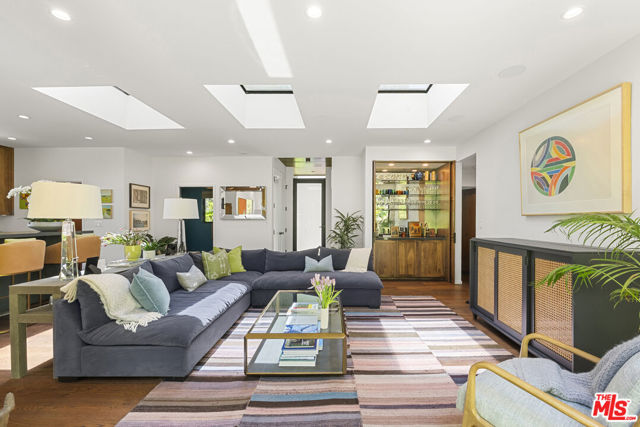 8547 Appian Way, Los Angeles CA: https://media.crmls.org/mediaz/c2cb3df5-7775-48ea-8bd5-031b66e7776d.jpg