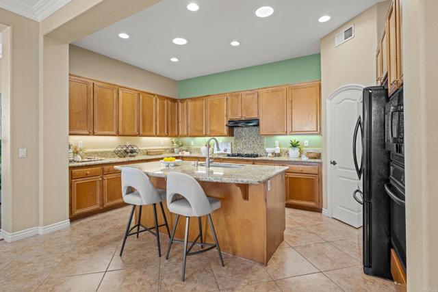 Detail Gallery Image 10 of 42 For 1452 S Creekside Dr, Chula Vista,  CA 91915 - 3 Beds | 2/1 Baths