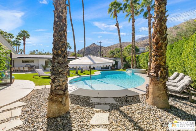 290 W Lilliana Drive, Palm Springs CA: https://media.crmls.org/mediaz/c2cc7200-333d-4a0d-b692-340f403e0b6d.jpg