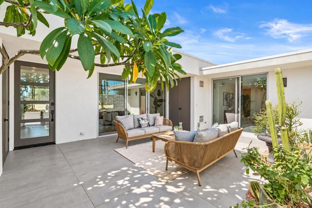 80 Lakeview Drive, Palm Springs, CA 92264