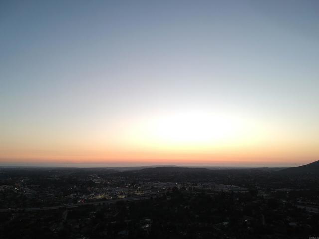 Detail Gallery Image 8 of 11 For 9542 Ridgecrest Dr, La Mesa,  CA 91941 - – Beds | – Baths