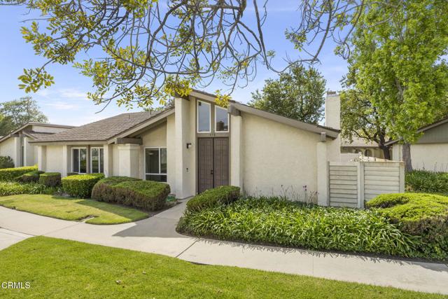 658 Holly Avenue, Oxnard CA: https://media.crmls.org/mediaz/c2ce10c1-5e70-487d-ad88-a0ae682d2459.jpg
