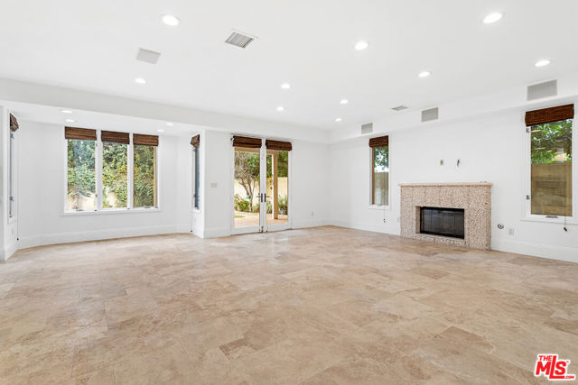 4510 Tyrone Avenue, Sherman Oaks CA: https://media.crmls.org/mediaz/c2ce2c6a-642c-432d-b30a-b60a68a32f18.jpg