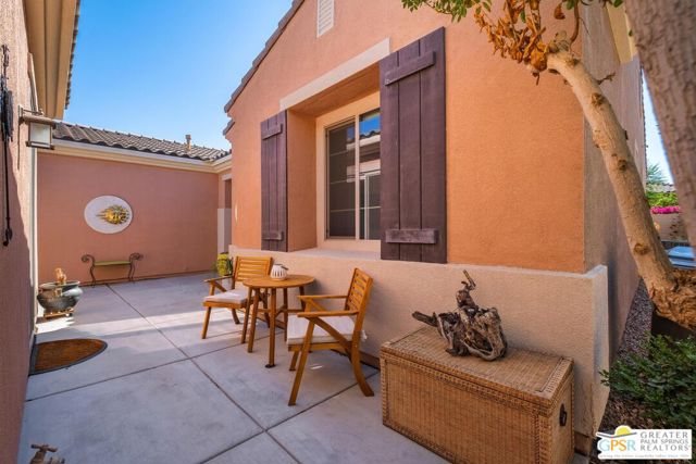 81091 Avenida Colonias, Indio CA: https://media.crmls.org/mediaz/c2ce2e06-b29c-4b86-a619-d47e71f4faf1.jpg