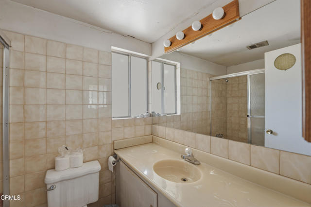 Detail Gallery Image 12 of 26 For 975 E Avenida De Los Arboles, Thousand Oaks,  CA 91360 - 4 Beds | 3 Baths