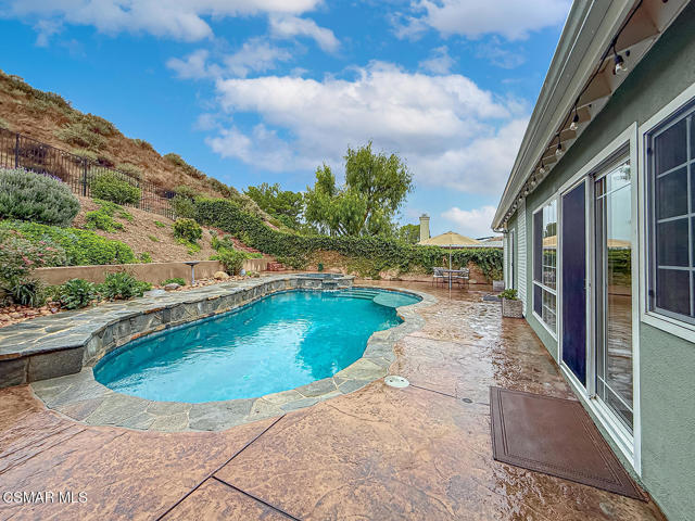 751 Muirfield Avenue, Simi Valley CA: https://media.crmls.org/mediaz/c2cf15ee-70ac-4e97-a28d-c026b17aa7b1.jpg