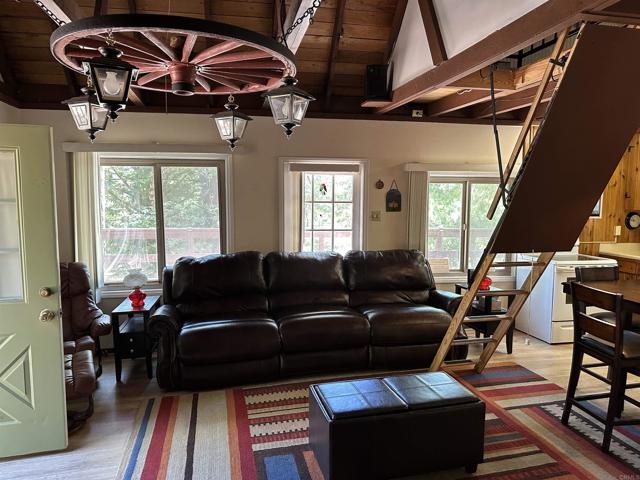 1126 Boiling Springs, Mount Laguna CA: https://media.crmls.org/mediaz/c2cf2954-726b-4c40-9ec8-9af96c4018c4.jpg