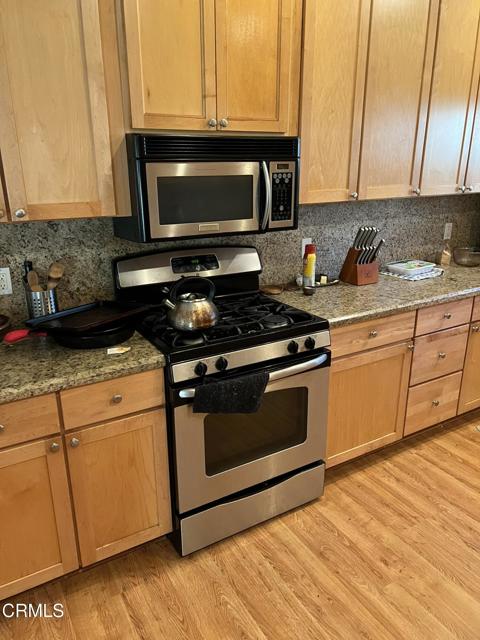 232 Valley Road, Oak View CA: https://media.crmls.org/mediaz/c2cfe25d-9c80-429e-a0a5-7adc40820e54.jpg