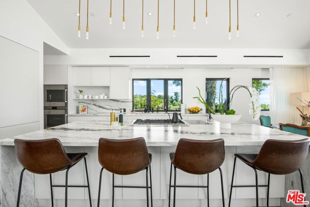 4610 Via Vistosa, Santa Barbara CA: https://media.crmls.org/mediaz/c2d06ef5-5376-4ed9-beeb-f08c6e3d6d0a.jpg
